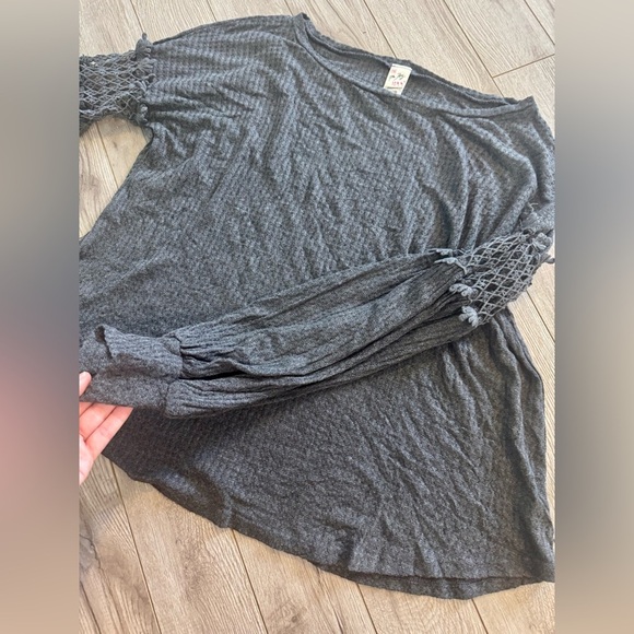 7th Ray Boutique Size Small Charcoal Grey Lace Poof Long Sleeves Oversized - Picture 3 of 7